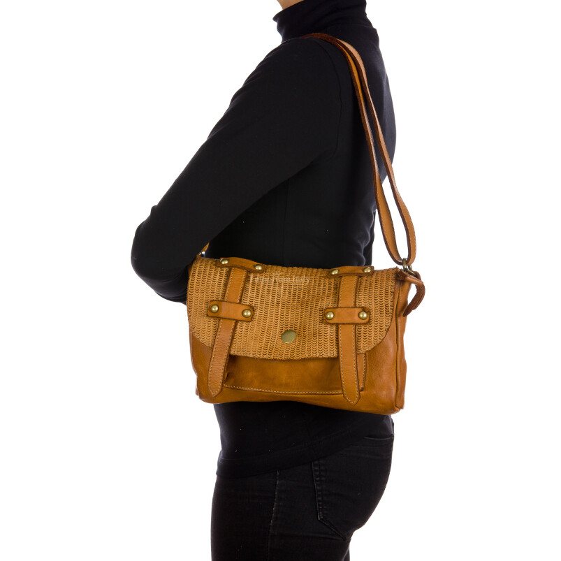 VELIA : ladies bag, artificially aged leather/ vintage, color : BROWN, Made in Italy