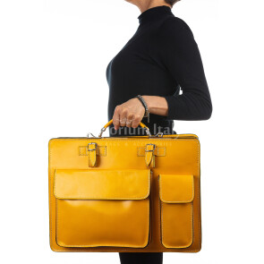Work / Office genuine leather bag,mod. ALEX XXL, colour yellow, with shoulder strap, CHIAROSCURO, Made in Italy.