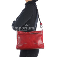 Borsa a spalla da donna in vera pelle GEMMA, colore ROSSO, CHIAROSCURO, Made in Italy